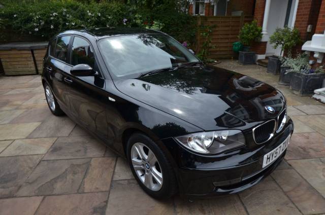 BMW 1 Series 2.0 118i SE 5dr Step Auto Hatchback Petrol Black