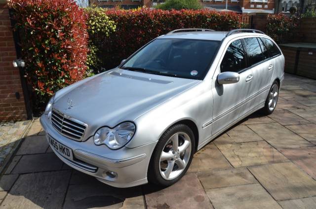 Mercedes-Benz C Class 2.5 C230 Avantgarde SE 5dr Auto Estate Petrol Silver