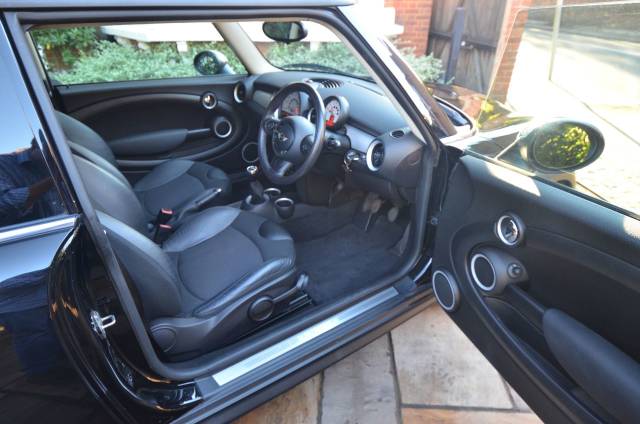 2011 Mini Hatchback 1.6 Cooper [122] 3dr